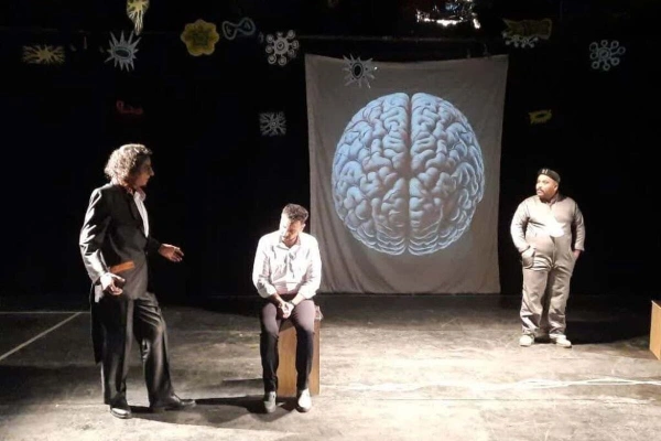 کارگردان تئاتر