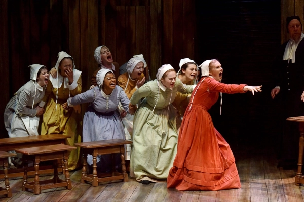 فرق تئاتر و سینما