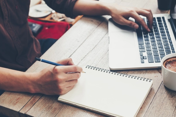 آشنایی با تکنیک های نویسندگی